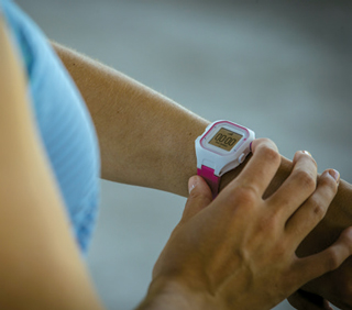 FDA won’t regulate fitness trackers and wellness apps