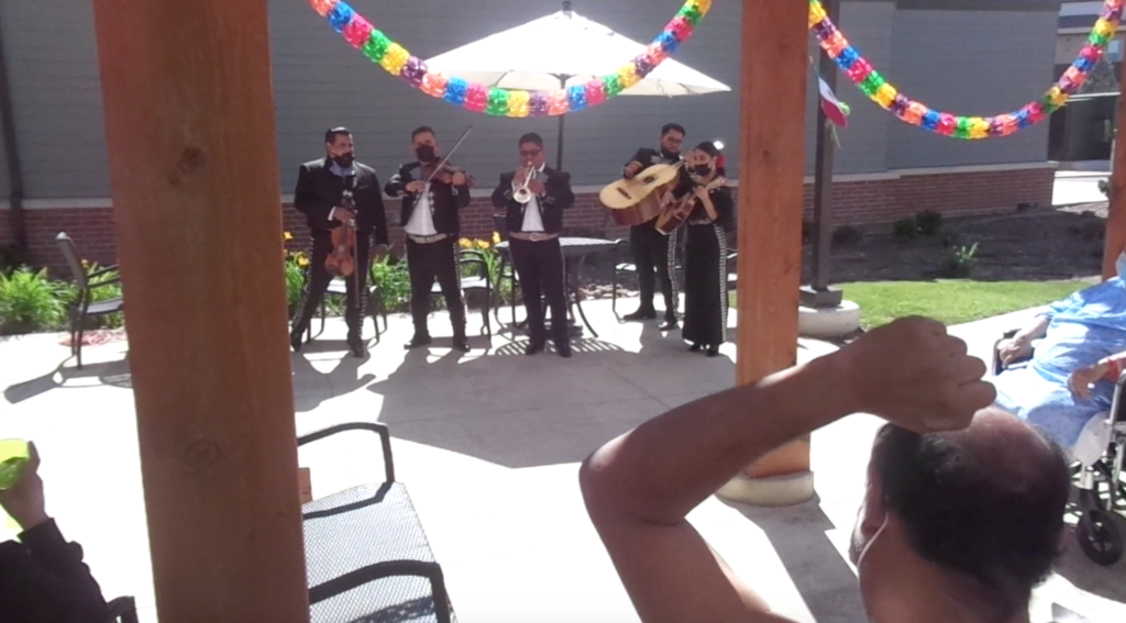 ¡Ay caramba! Mariachi band puts on special show for Texas patients