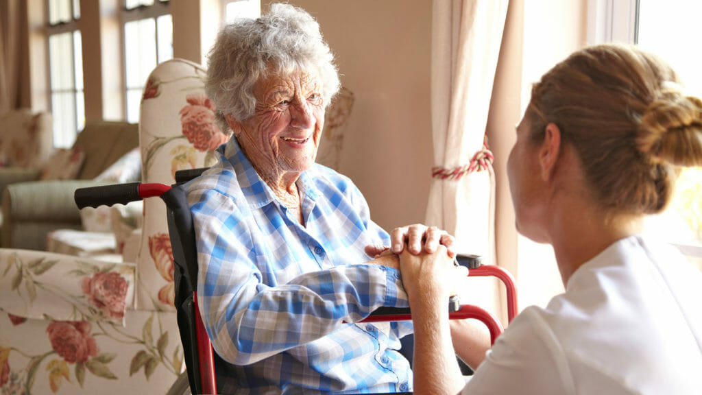 MS patients less tense and pessimistic in nursing homes than at home, study finds
