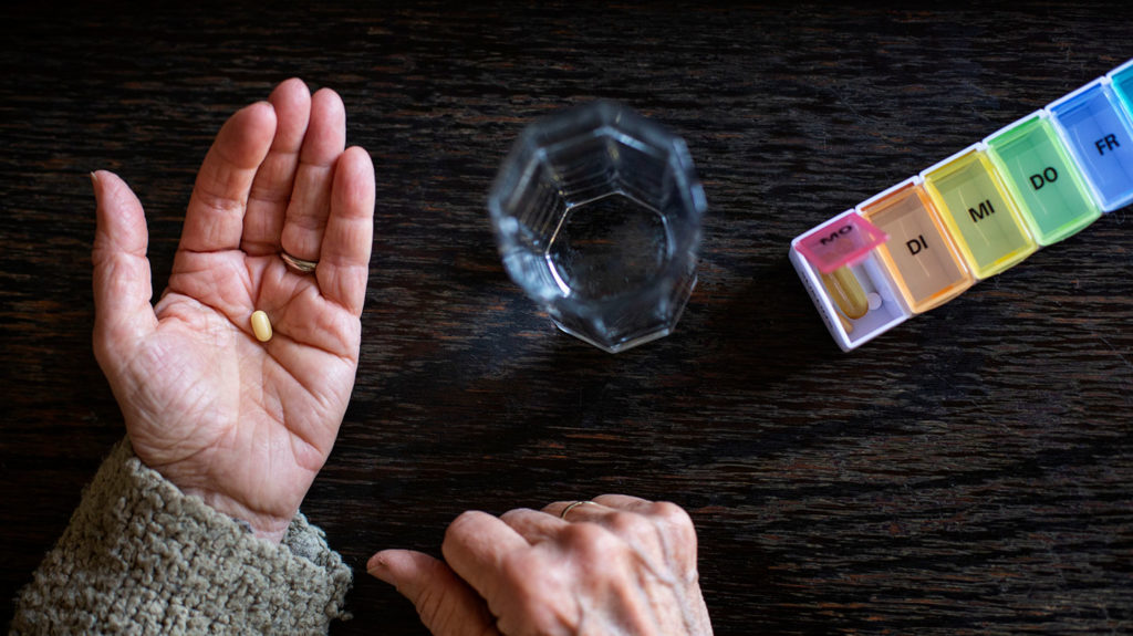 Combo of probiotics, antibiotics is safe for C. difficile in nursing home residents, study finds